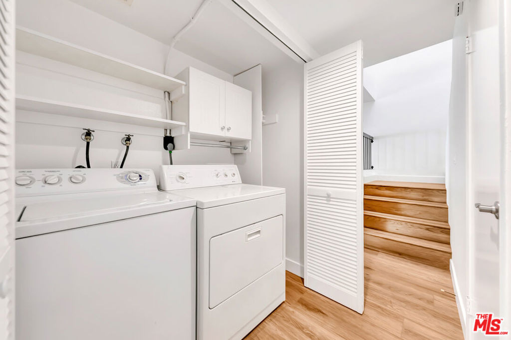 22135 Burbank Boulevard - Photo 14