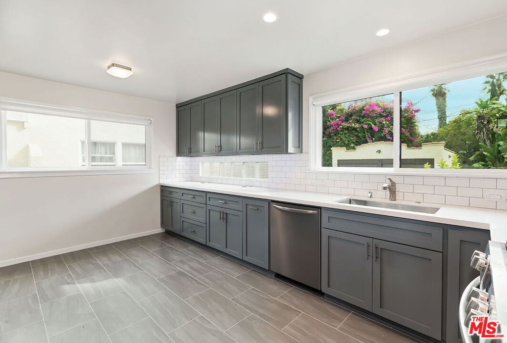 6348 Colgate Avenue - Photo 5
