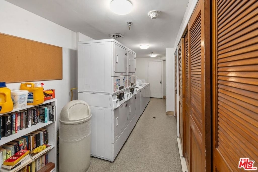 2260 N Cahuenga Boulevard - Photo 37