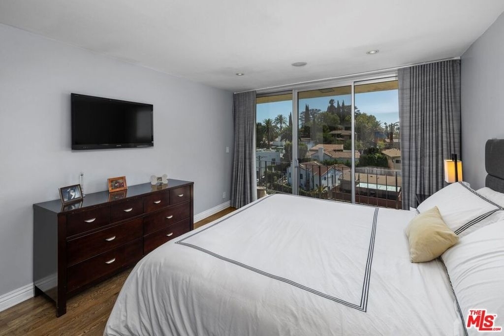 2260 N Cahuenga Boulevard - Photo 6