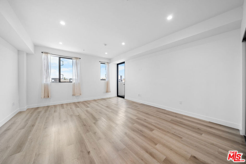 5612 Lexington Avenue - Photo 1