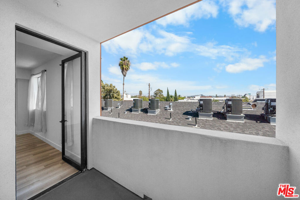 5612 Lexington Avenue - Photo 4