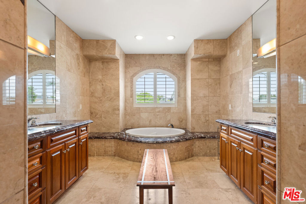 6416 W 83rd Street - Photo 20