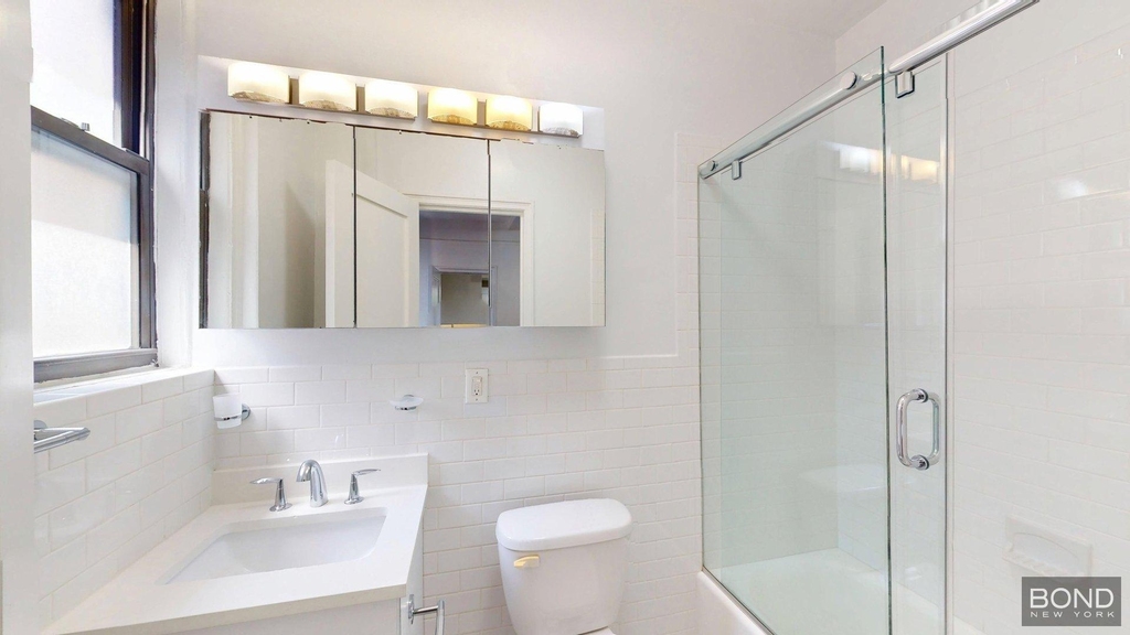 140 East 46th Street  - Photo 2