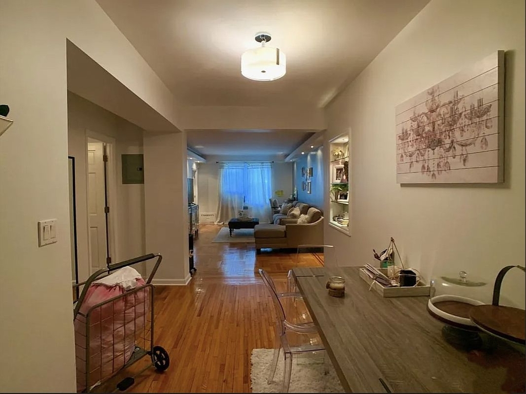 76th Avenue - Photo 2