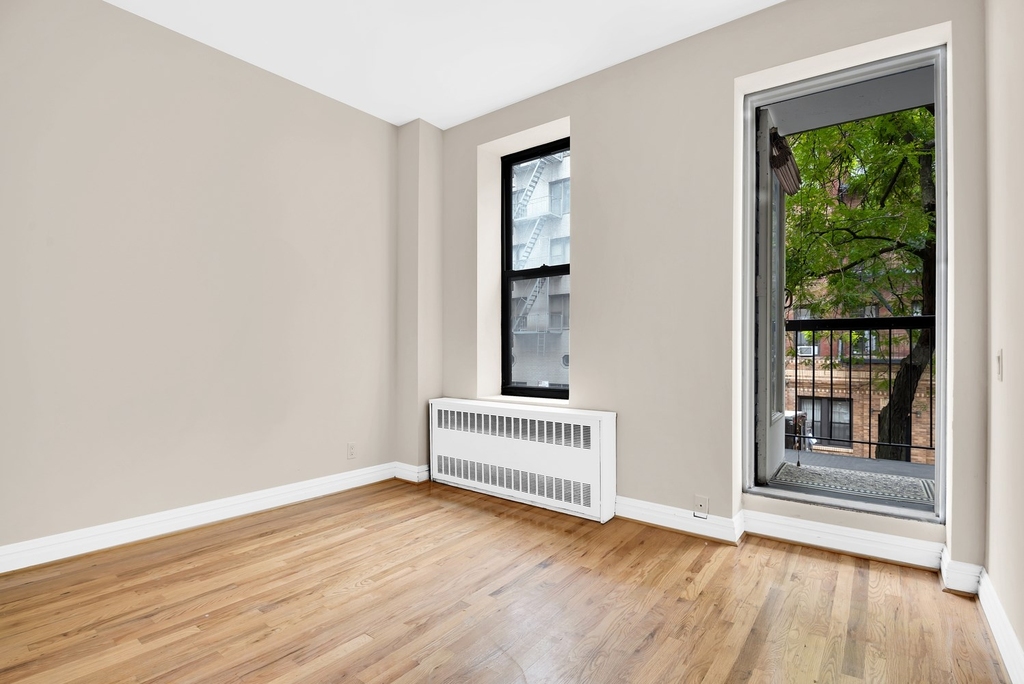 East 25th Street - Photo 0