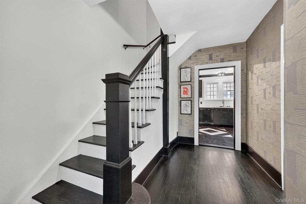 32 Dutchess Terrace - Photo 6