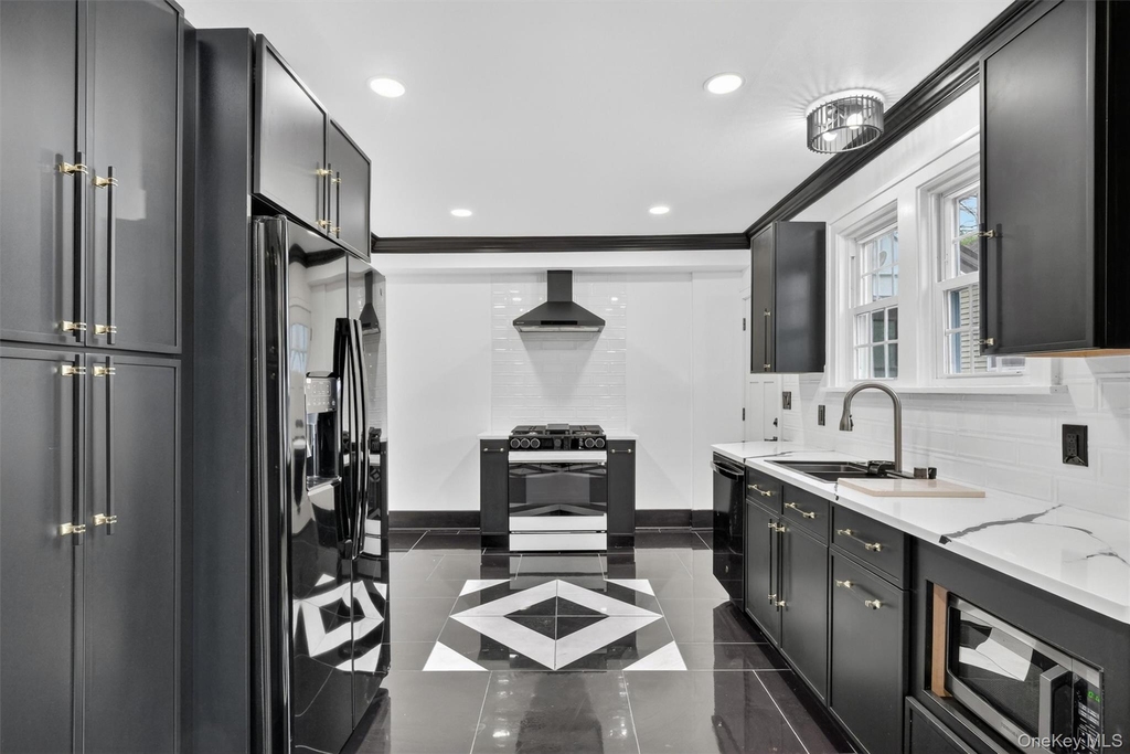 32 Dutchess Terrace - Photo 18