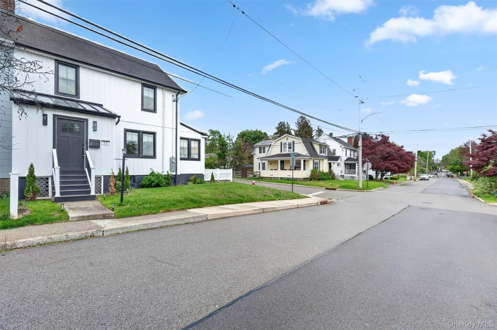 32 Dutchess Terrace - Photo 1