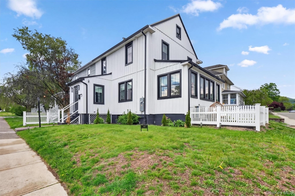 32 Dutchess Terrace - Photo 2