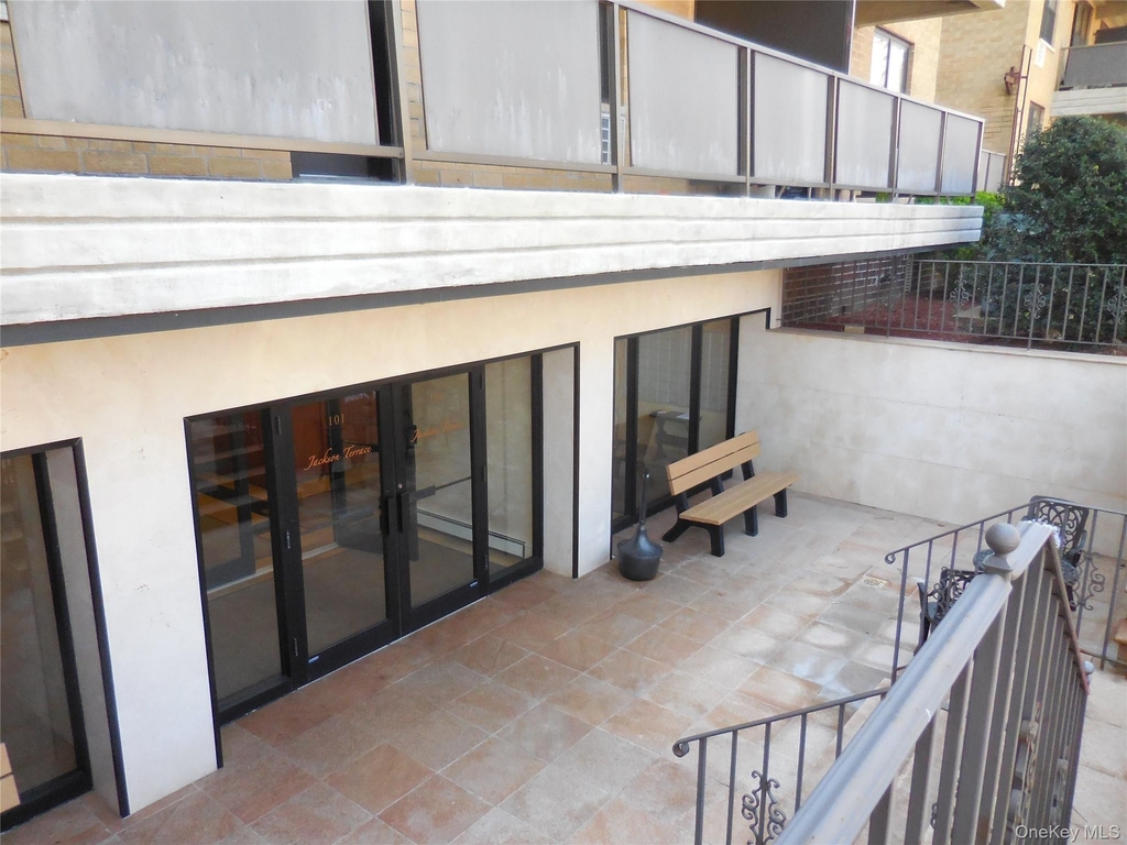 101 Jackson Avenue - Photo 4