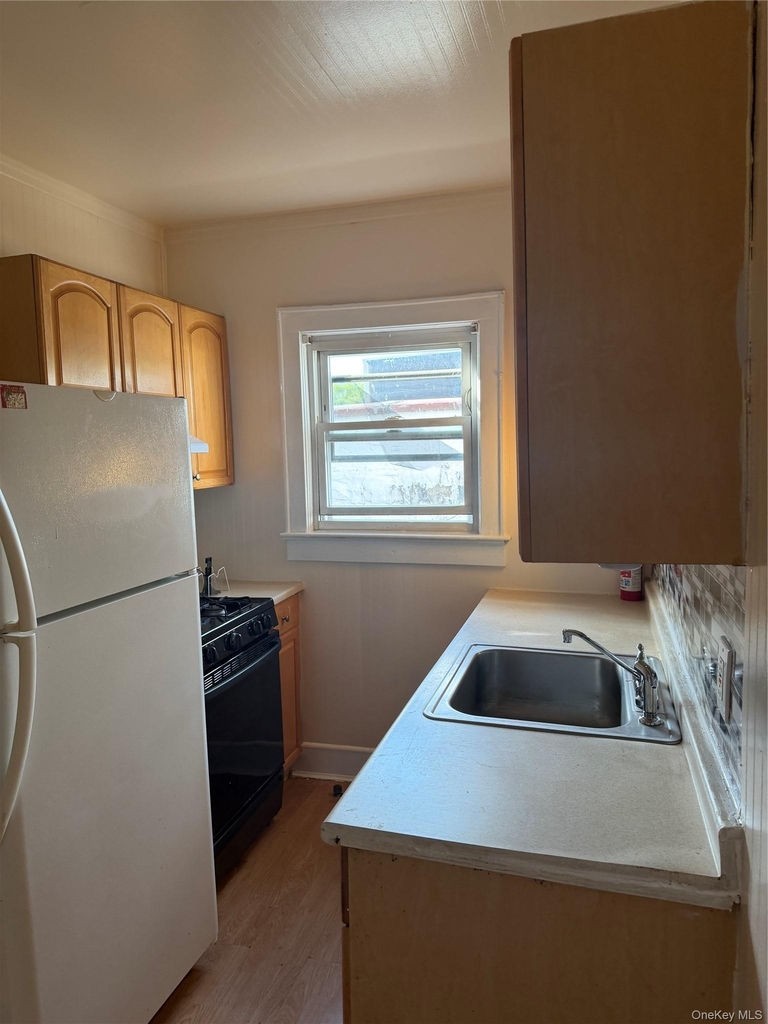 1654 Grand Avenue - Photo 4