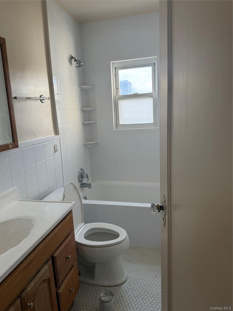 1654 Grand Avenue - Photo 3