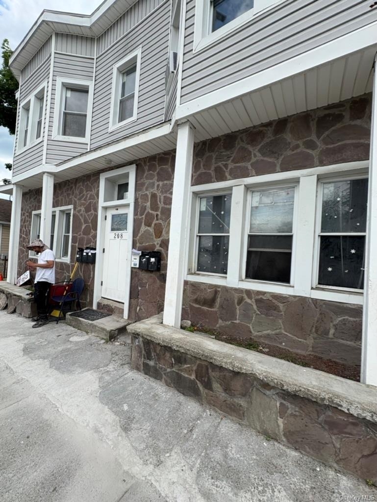 208 Main Street - Photo 8