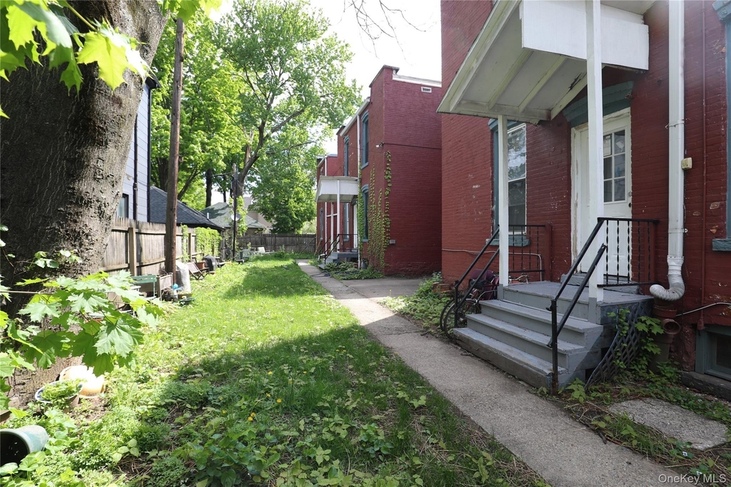 141 Saint James Street - Photo 6