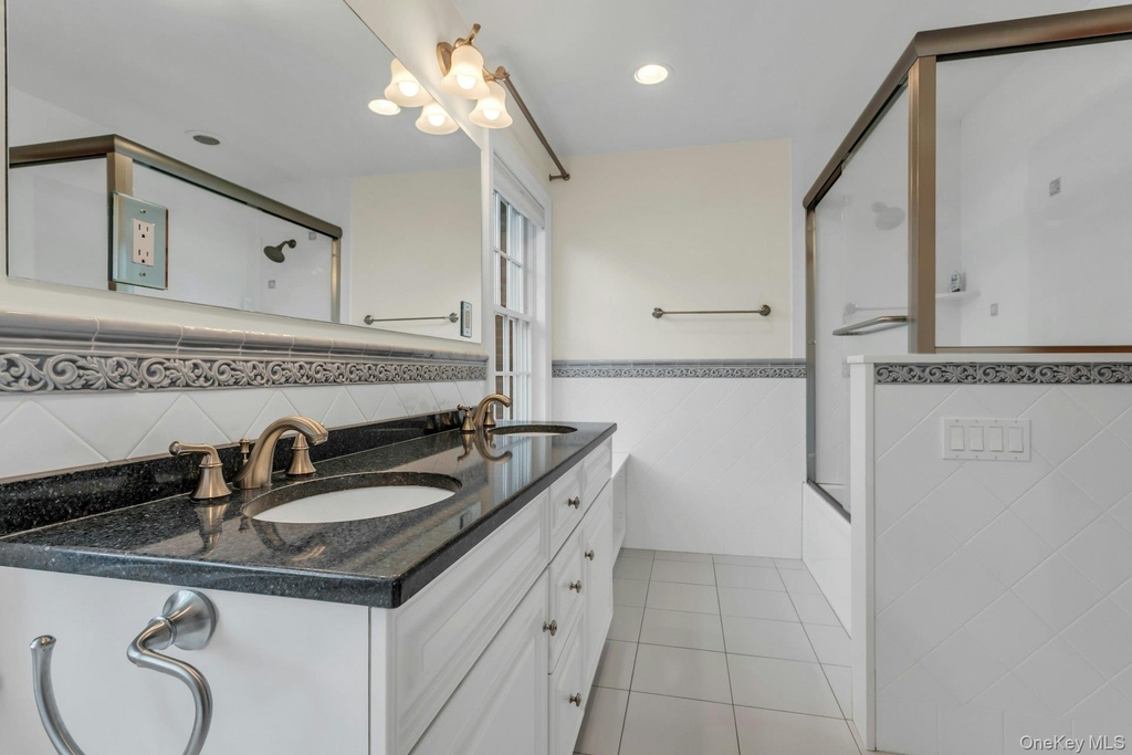 11 Plandome Drive - Photo 32