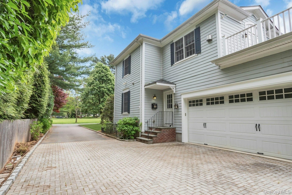 11 Plandome Drive - Photo 36