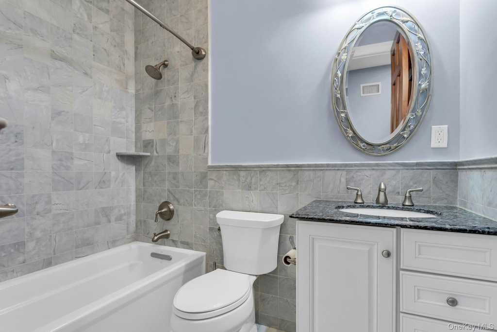 11 Plandome Drive - Photo 19