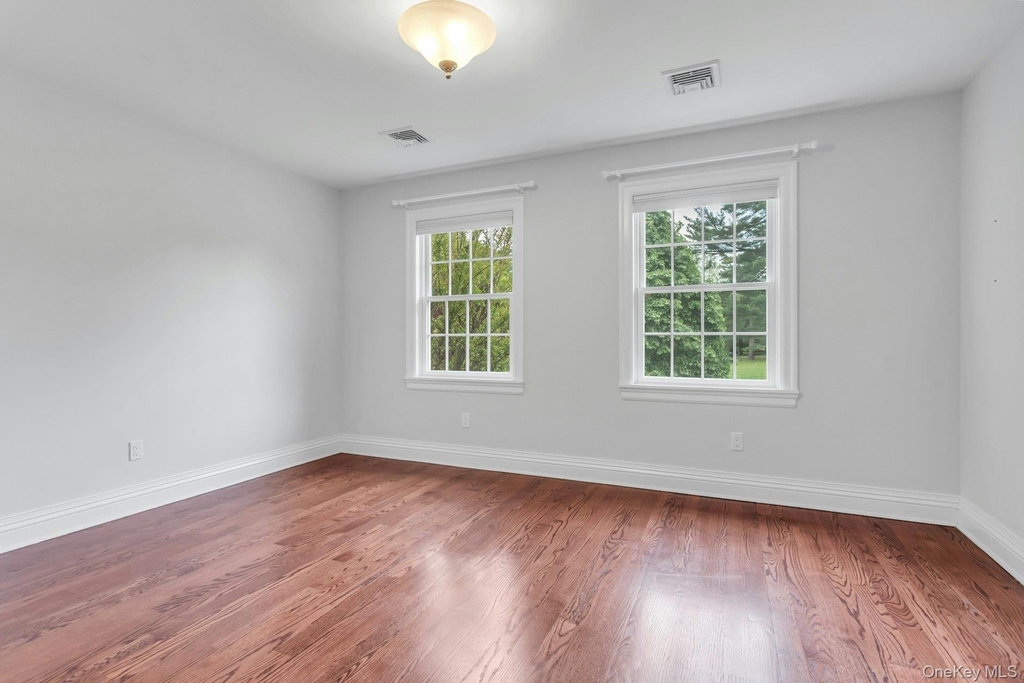 11 Plandome Drive - Photo 28