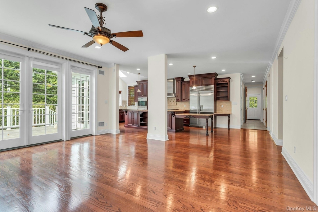 11 Plandome Drive - Photo 16