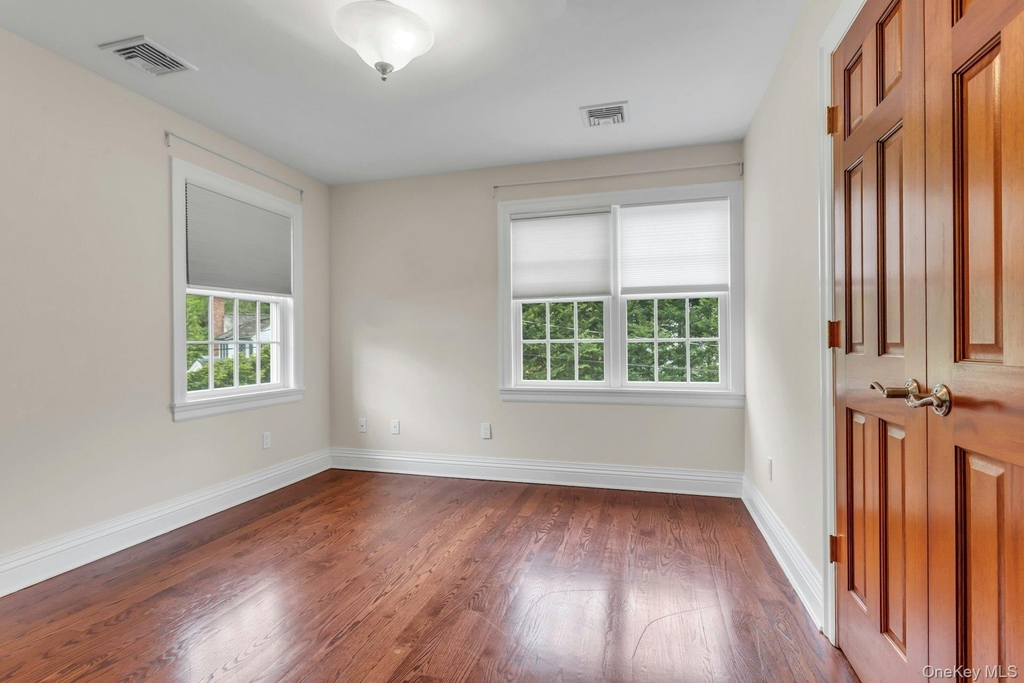 11 Plandome Drive - Photo 31
