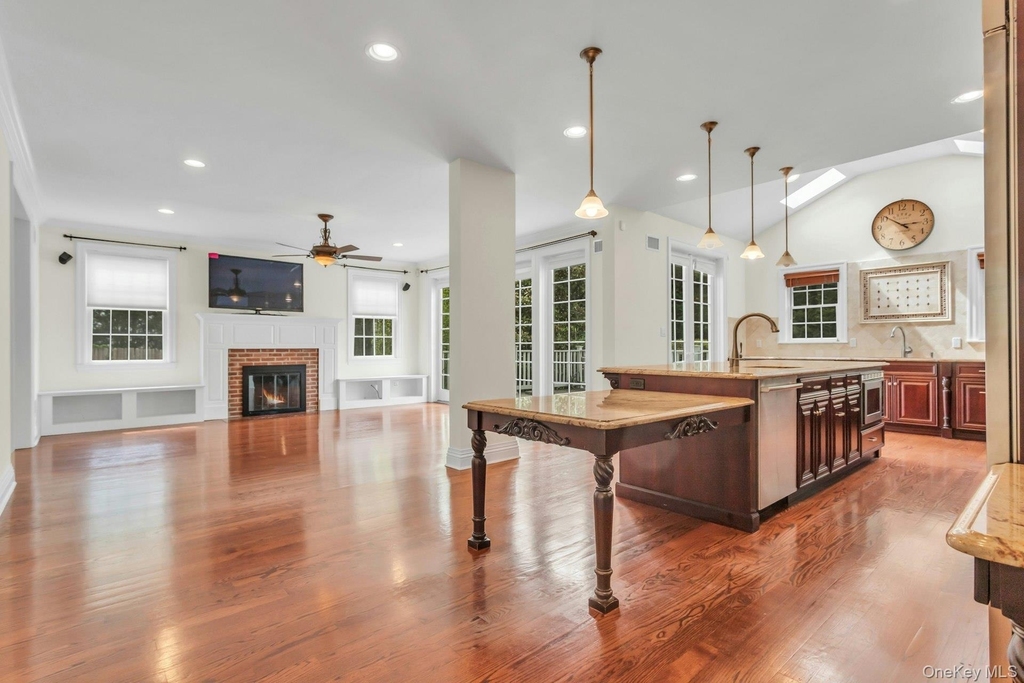 11 Plandome Drive - Photo 11