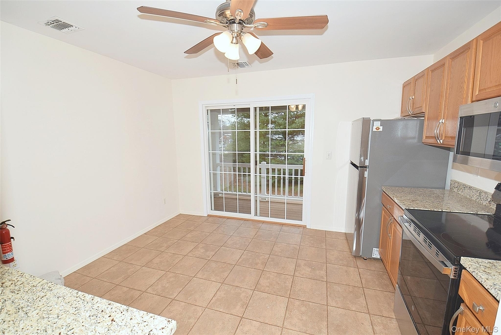 18 Garden Way - Photo 7