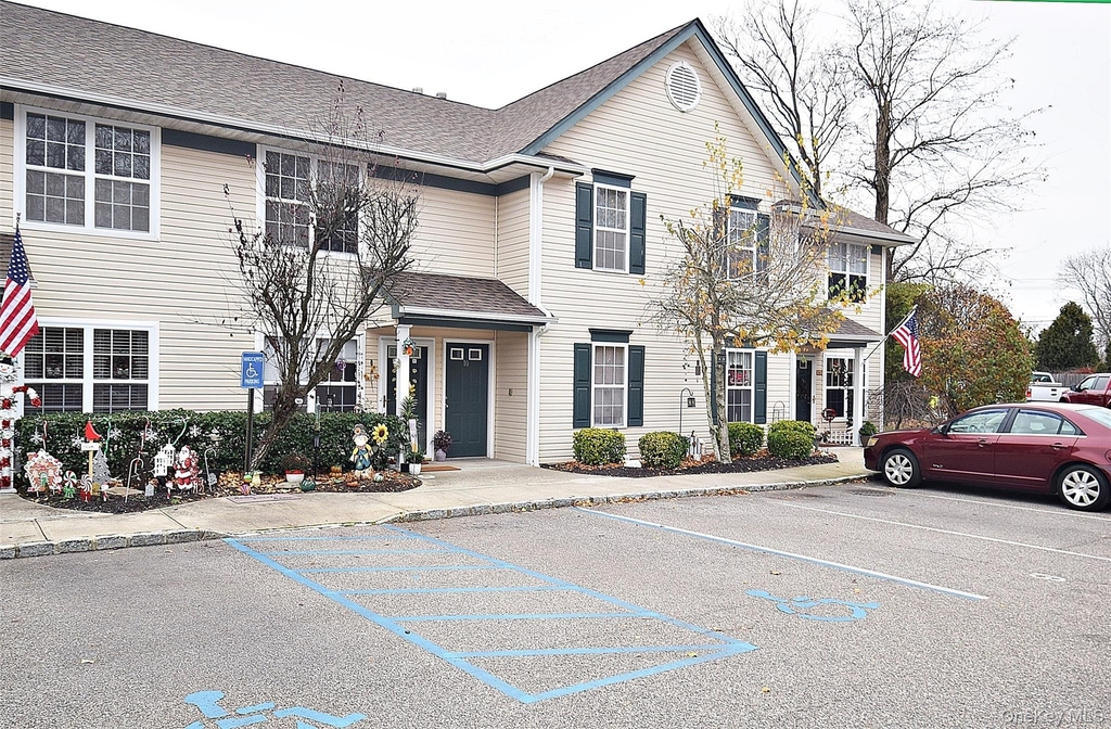 18 Garden Way - Photo 1