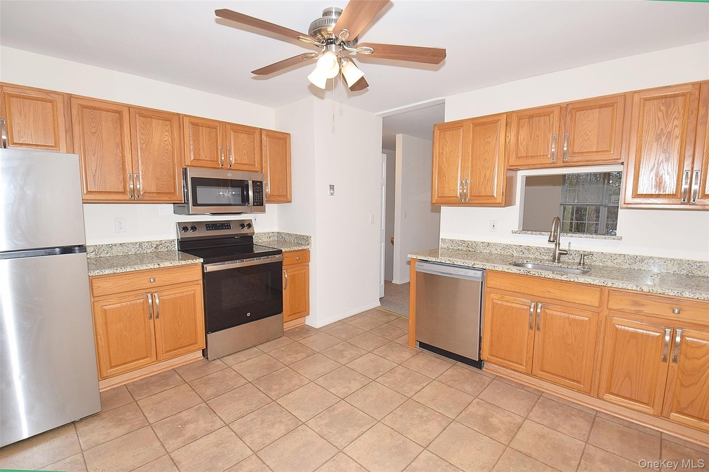 18 Garden Way - Photo 5
