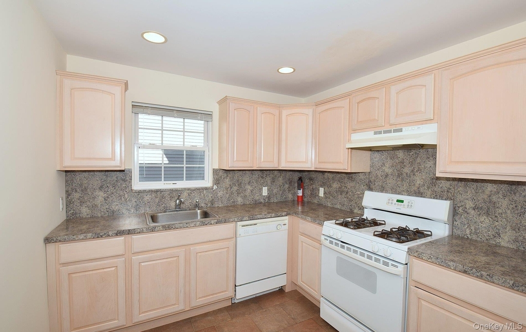 74 Firwood Road - Photo 5