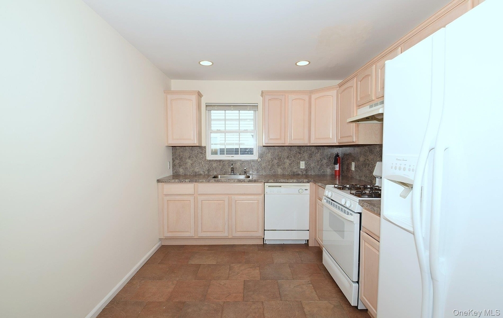 74 Firwood Road - Photo 4