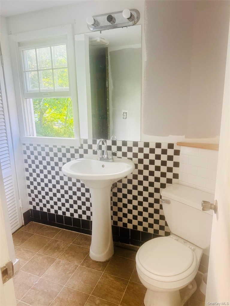 270 Hudson Street - Photo 8