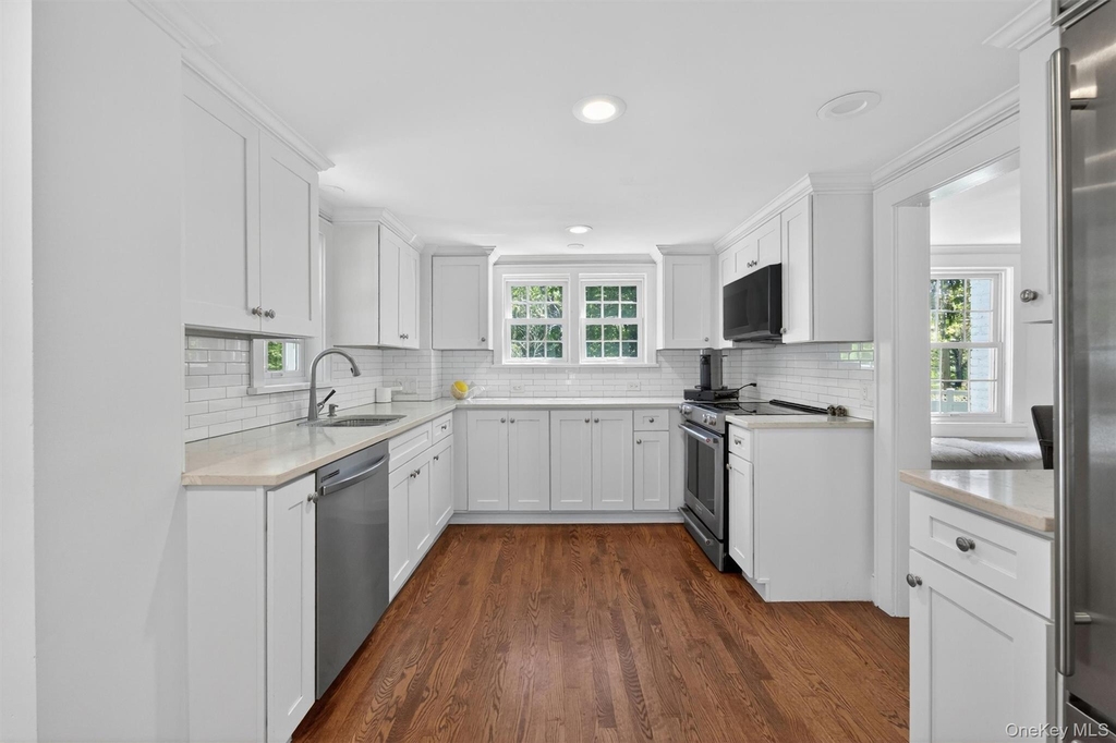 31 Avenue A - Photo 9