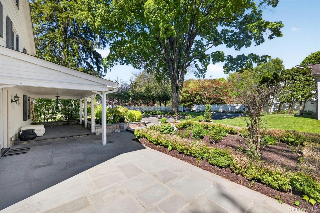 31 Avenue A - Photo 4