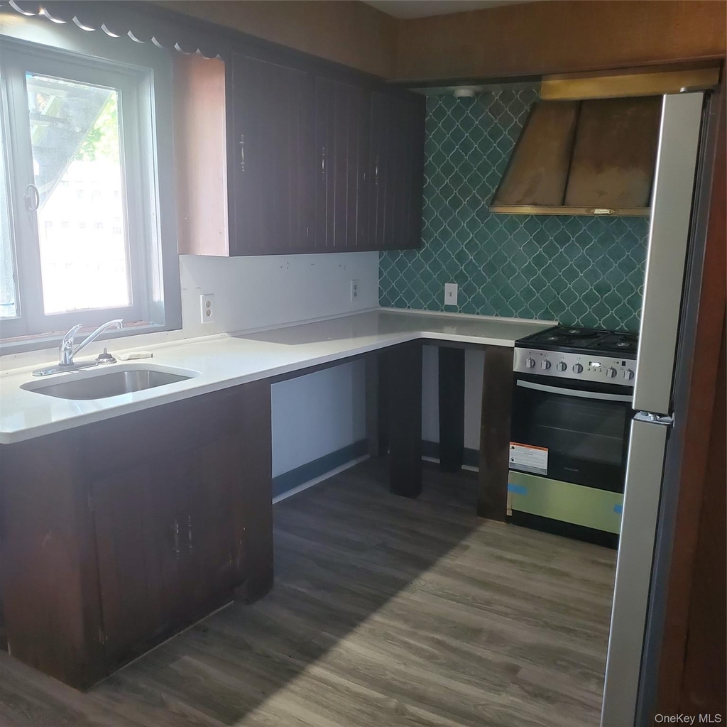 111 B Vineyard Avenue - Photo 2