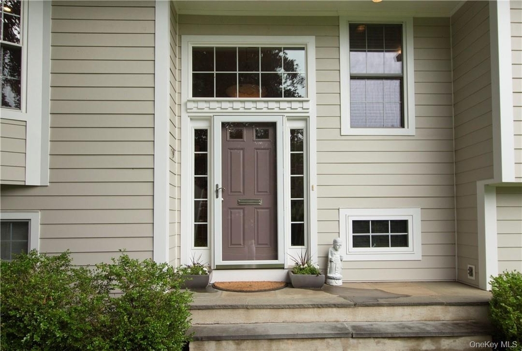 9 Franklin Avenue - Photo 1