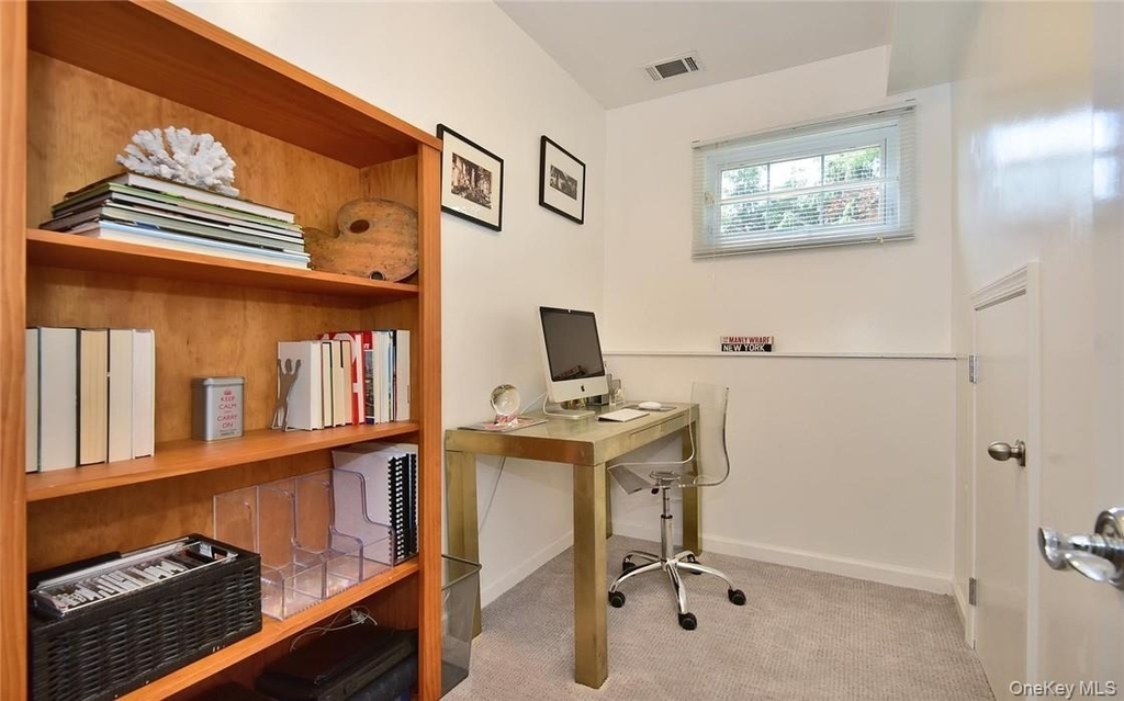 9 Franklin Avenue - Photo 27