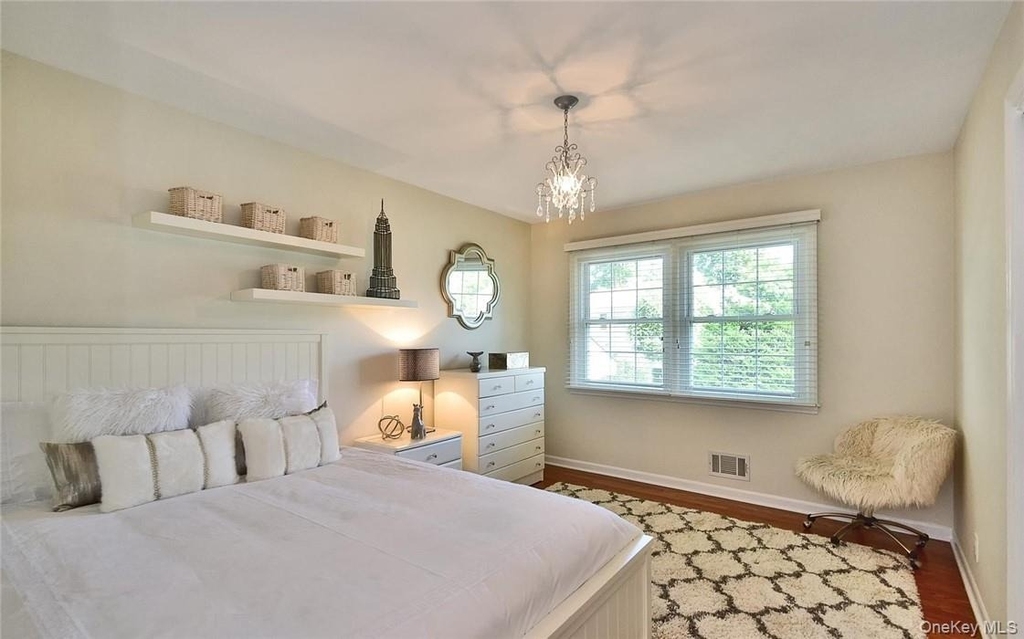 9 Franklin Avenue - Photo 18