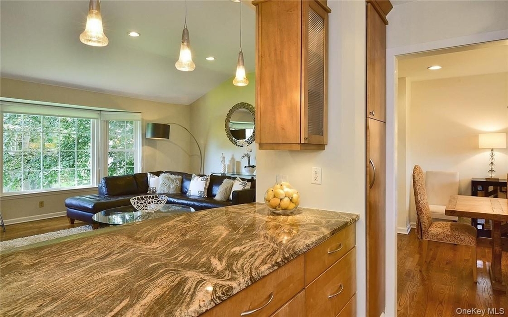 9 Franklin Avenue - Photo 8