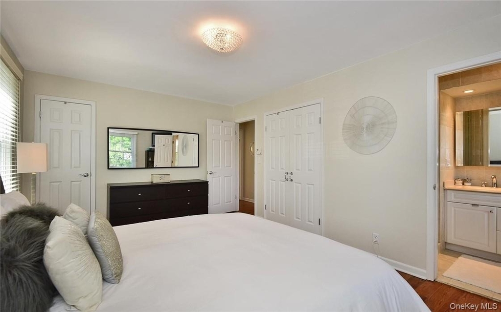9 Franklin Avenue - Photo 16