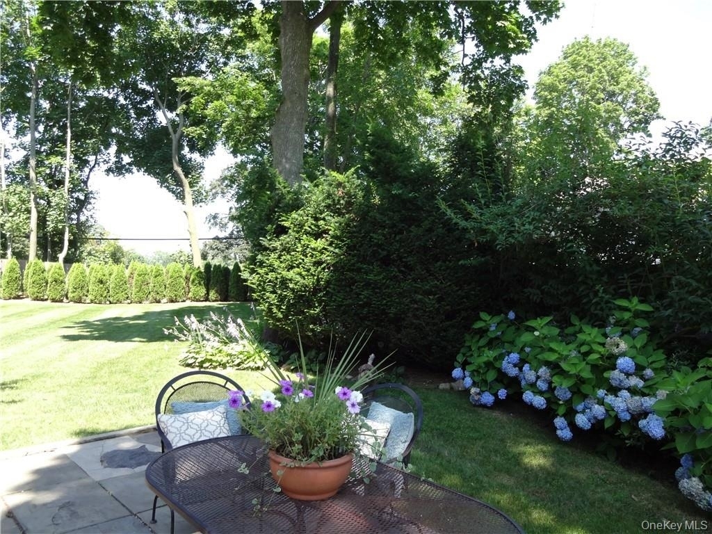 9 Franklin Avenue - Photo 32