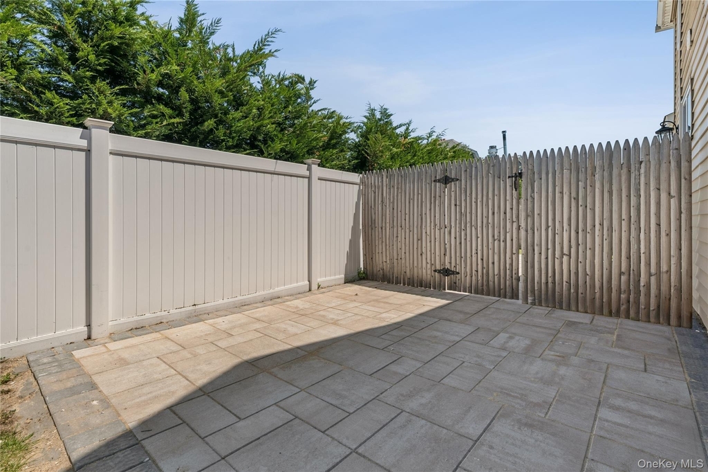 11 Park Avenue - Photo 12