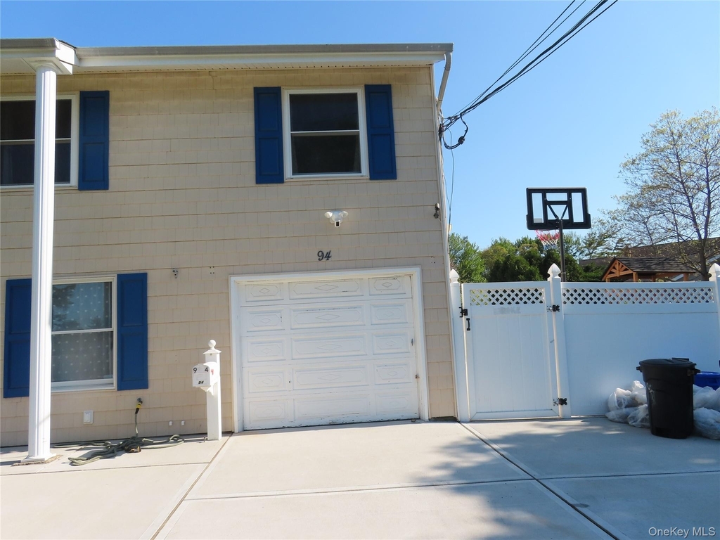 94 Neptune Avenue - Photo 0