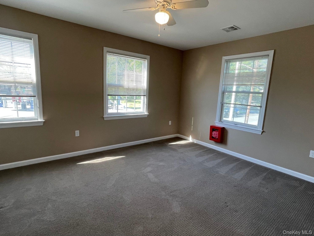 10 Colonial Avenue - Photo 11
