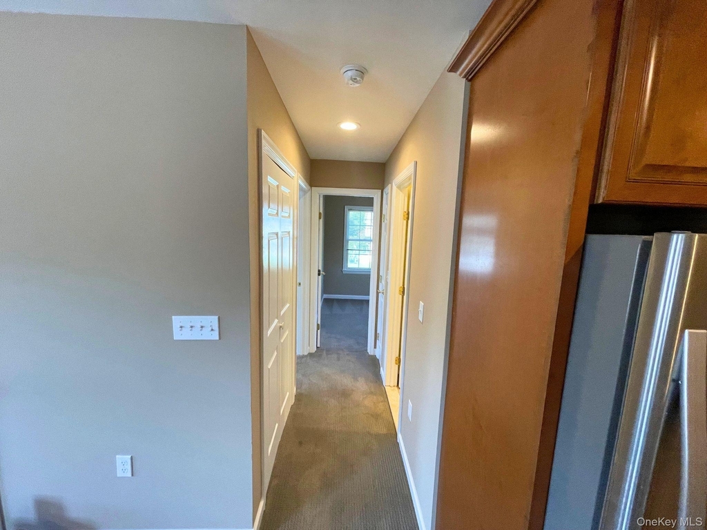 10 Colonial Avenue - Photo 9