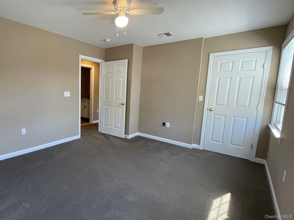 10 Colonial Avenue - Photo 13