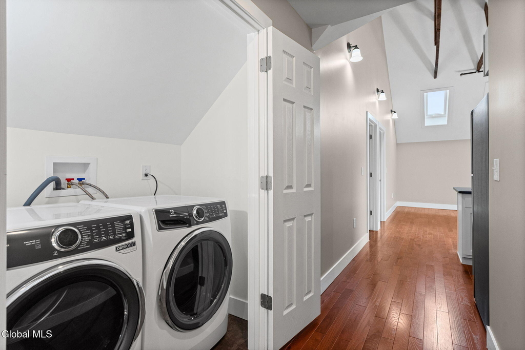 521 Warren Street - Photo 24