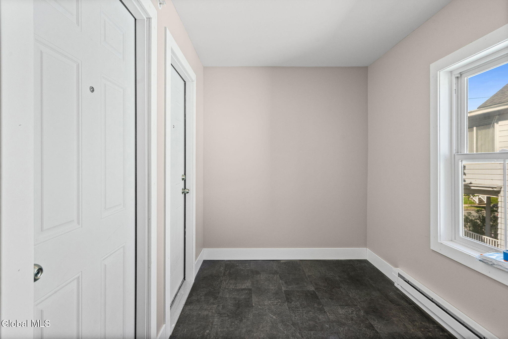 521 Warren Street - Photo 2