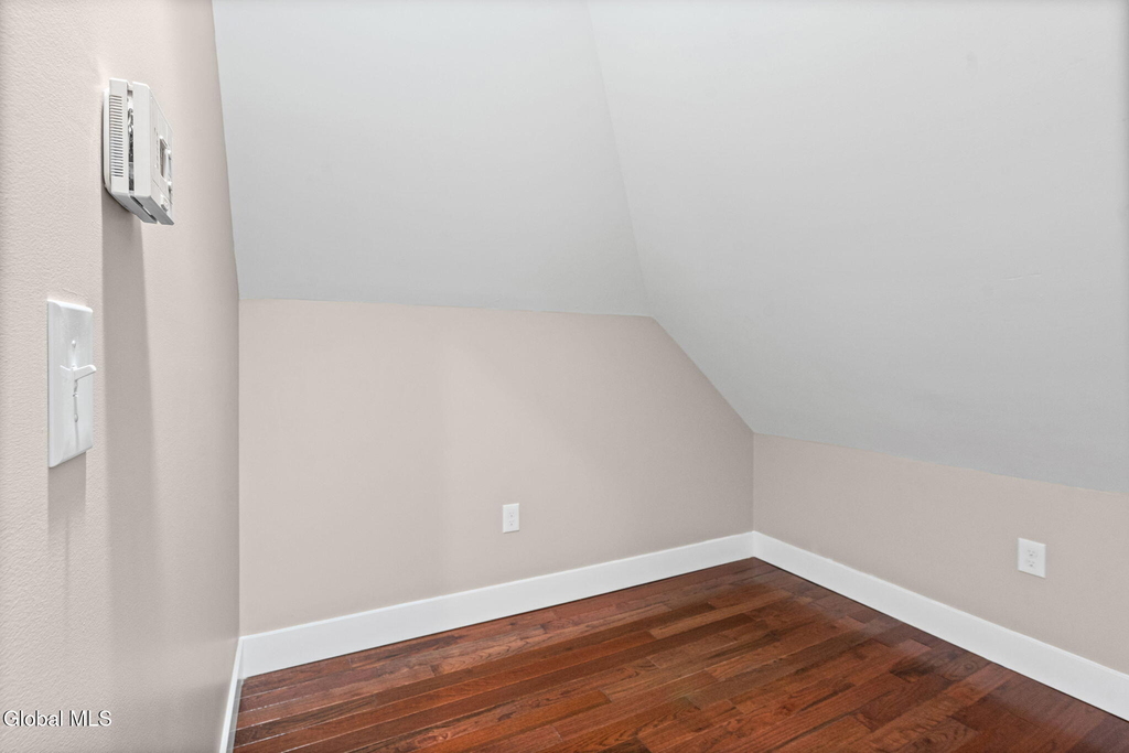 521 Warren Street - Photo 45