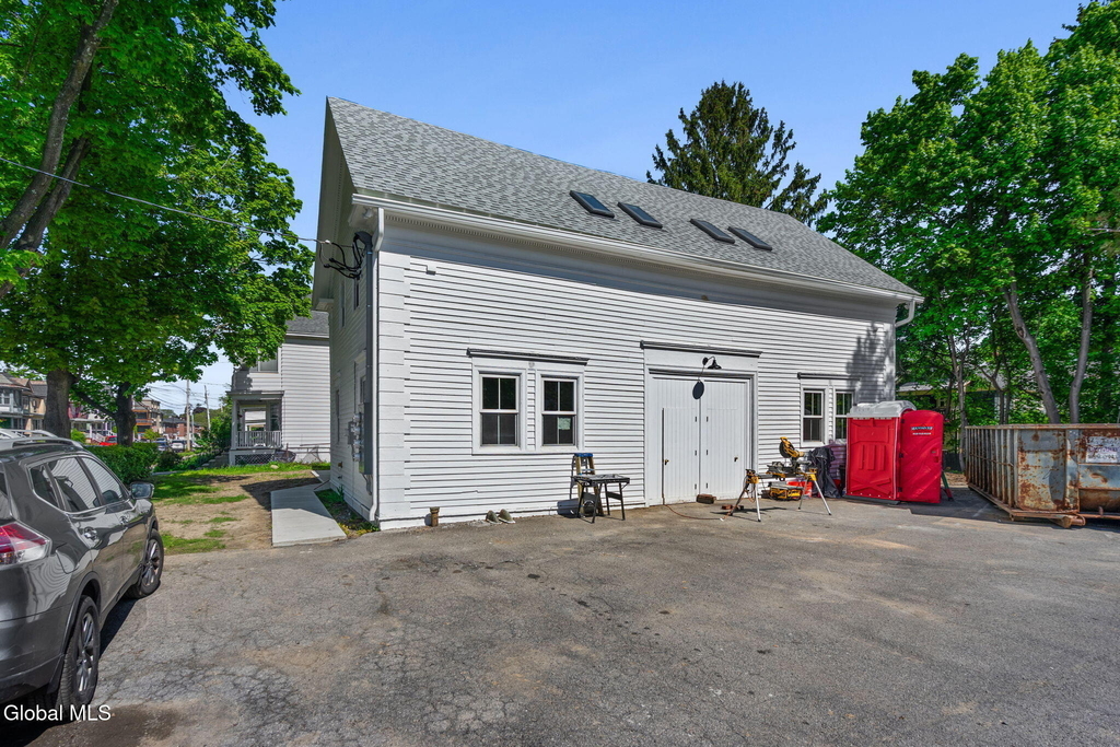 521 Warren Street - Photo 1
